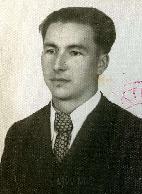 KKE 2353.jpg - Fot. Portret. Stefan Kołakowski, 1945 r.